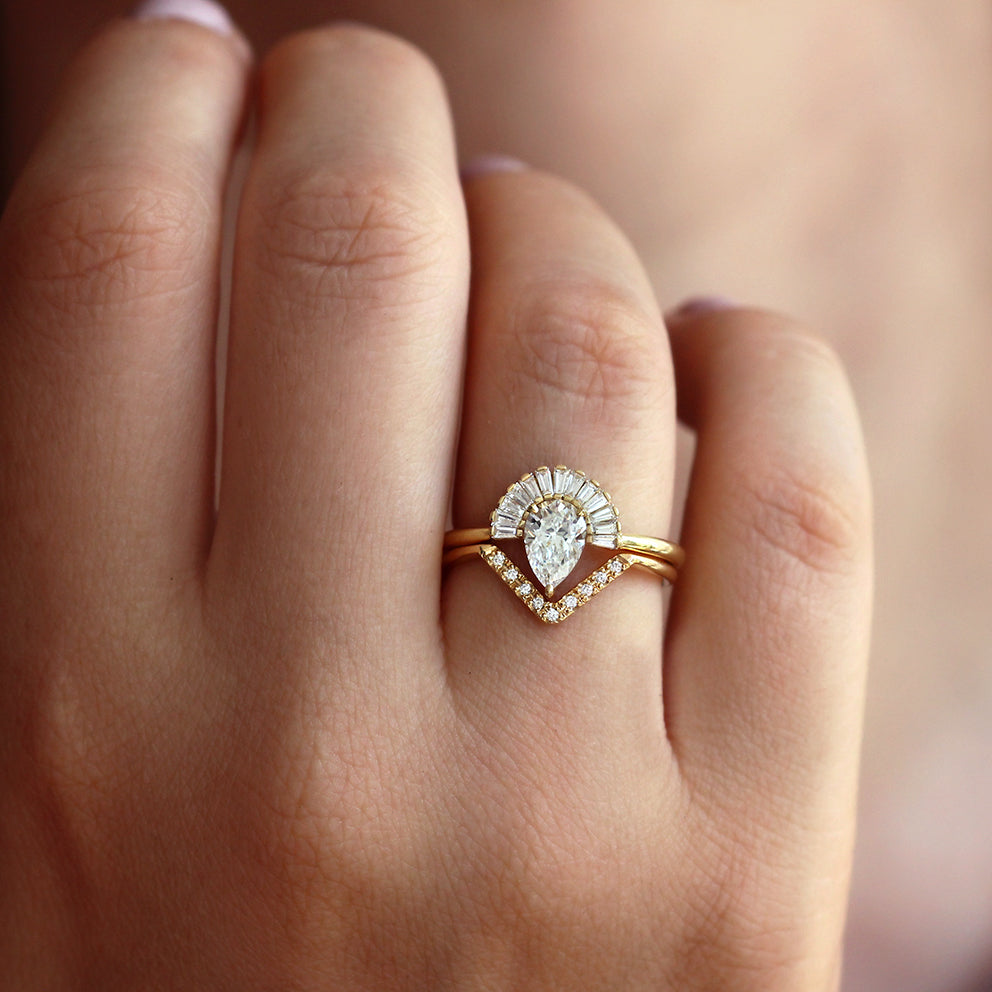 Pear Diamond Engagement Ring Set with Baguette Diamond