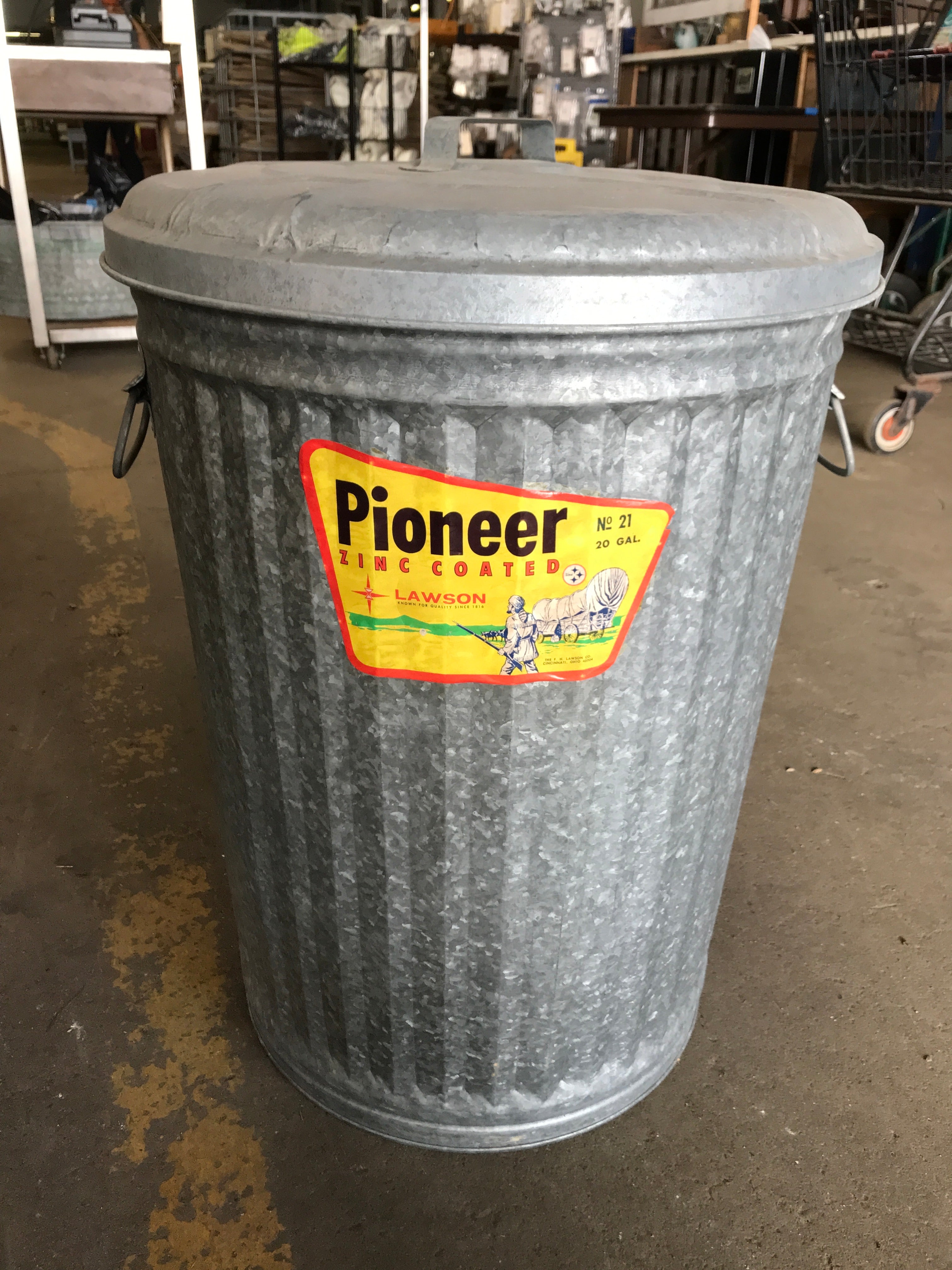 Pioneer vintage trash can with lid - Rebuilders Xchange