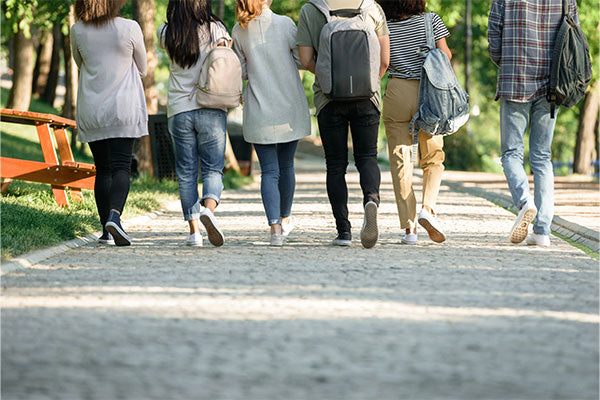 pedometer-counter-foot-step-counter-app-steps-count-a-step-counter-group-of-people-walking-in-the-park