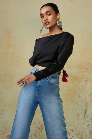 BLACK DRAPED OFF SHOULDER TOP