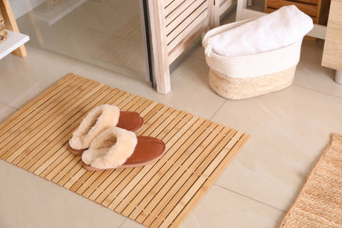 Wood bath mat
