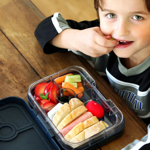 Dobry lunchbox z przegródkami - zdrowy posiłek dla dziecka