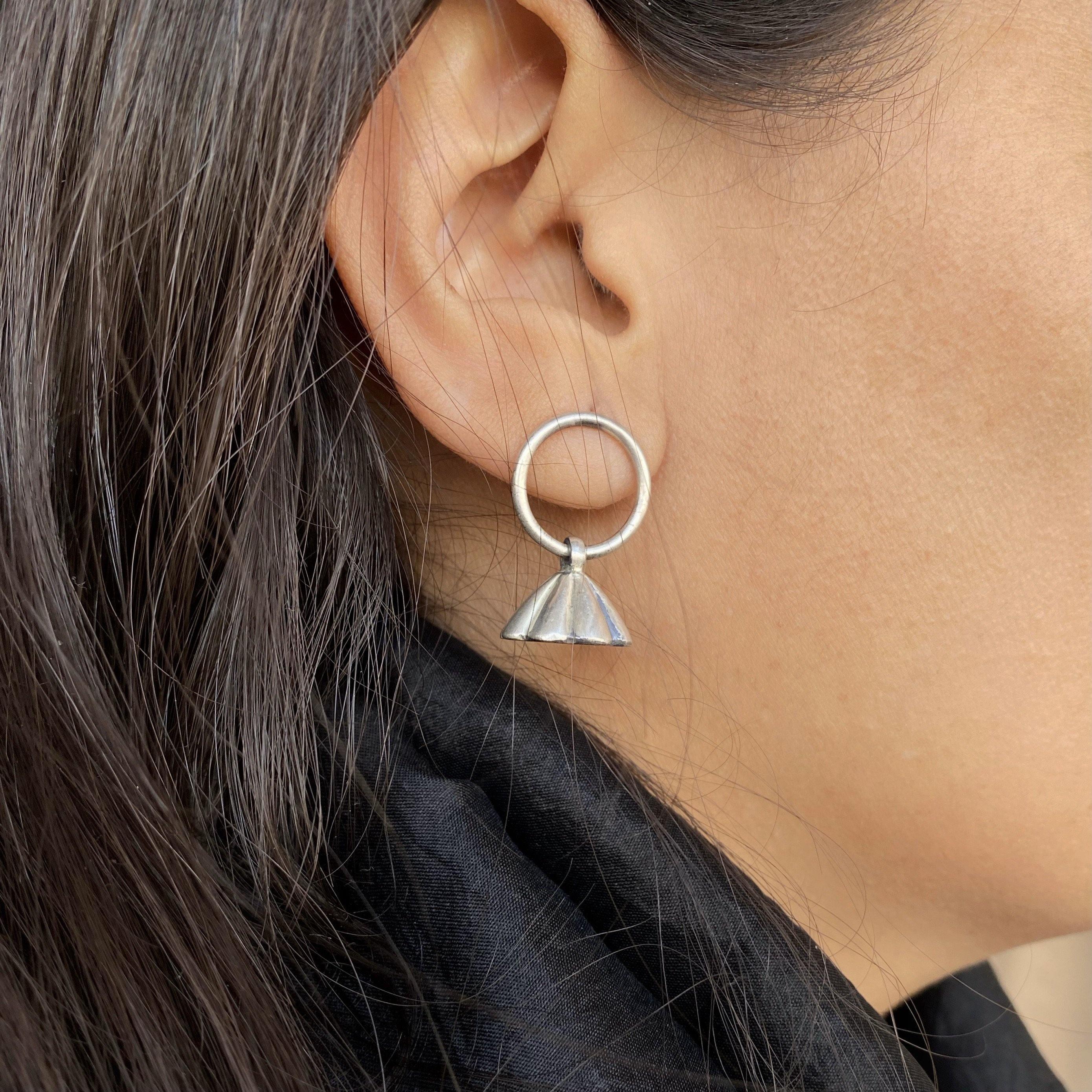 MARGE tokyo earring (silver) gil-greenhouse.co.il