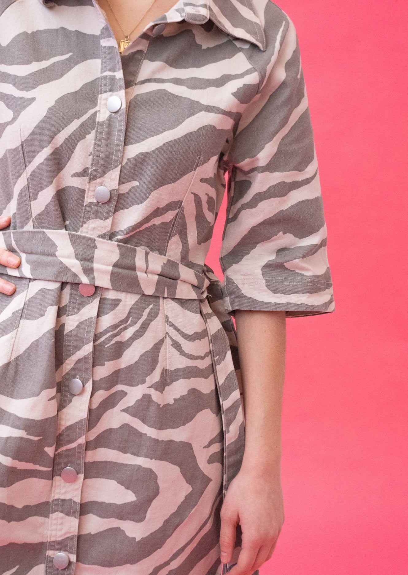 zich zorgen maken Schadelijk Archeologisch Zebra print dress - Monki – The Swapshop