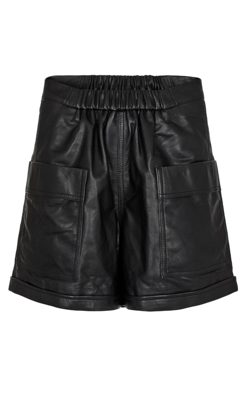 Se Gossia Shorts - Thilla Leather - Black hos Fashionbystrand