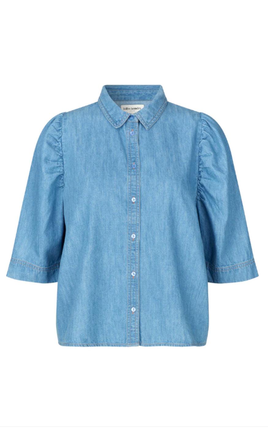 Se Lollys Laundry Skjorte - Bono - Light Blue hos Fashionbystrand