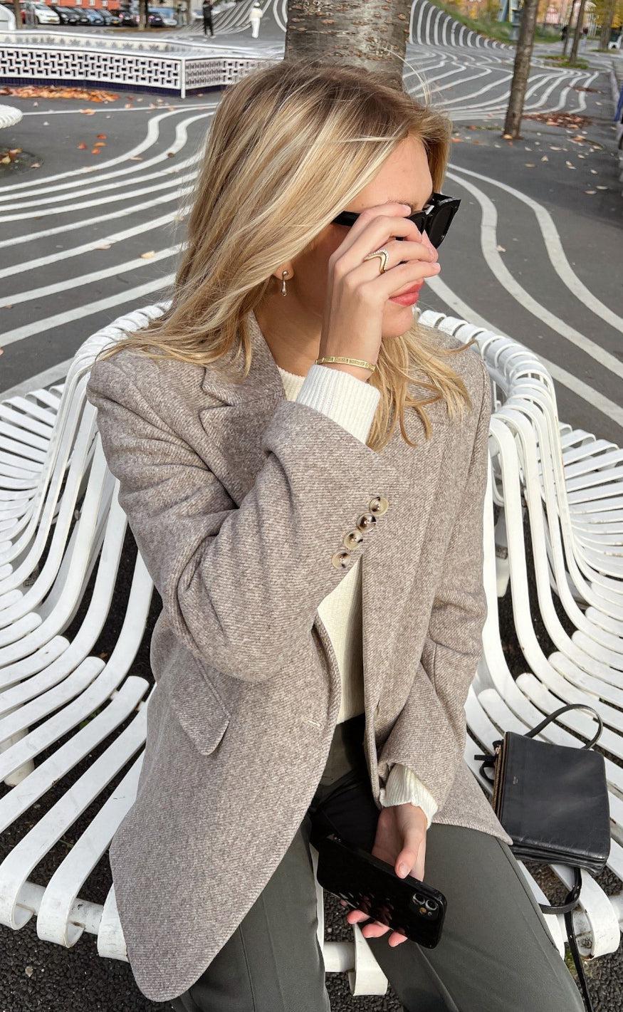 Se Neo Noir Blazer - Gaby - Sand Melange hos Fashionbystrand