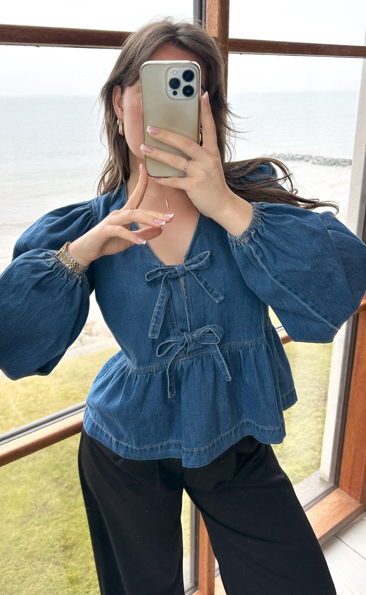 Billede af Neo Noir Bluse - Esmee - Vintage Blue hos Fashionbystrand