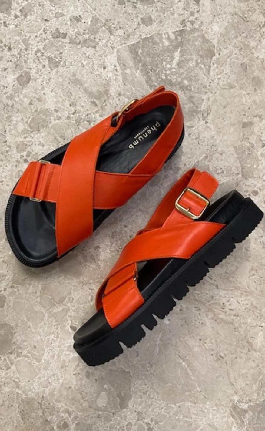 Se Phenumb Sandaler - Nawa - Hot Orange hos Fashionbystrand