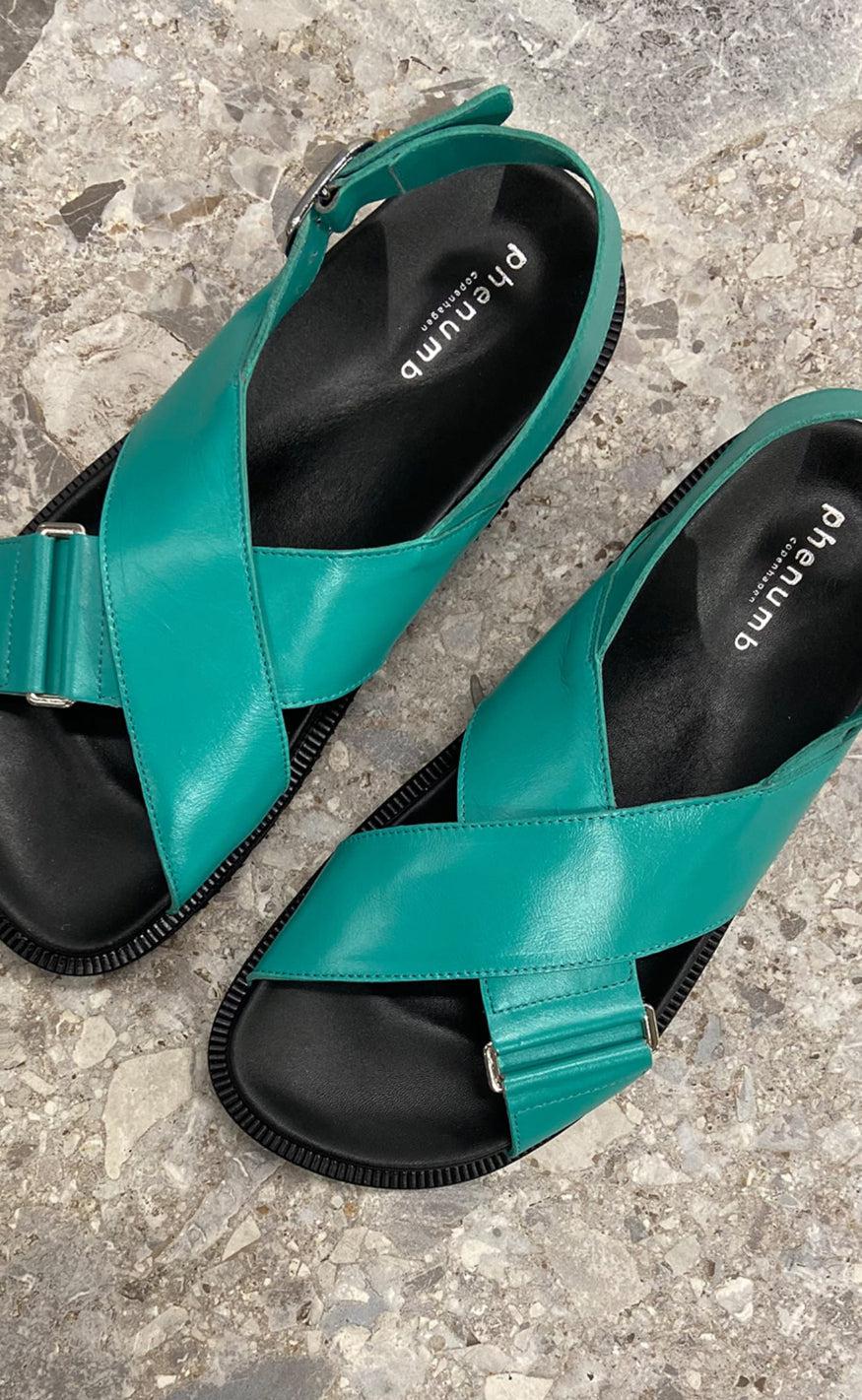 Se Phenumb Sandaler - Nawa - Green hos Fashionbystrand