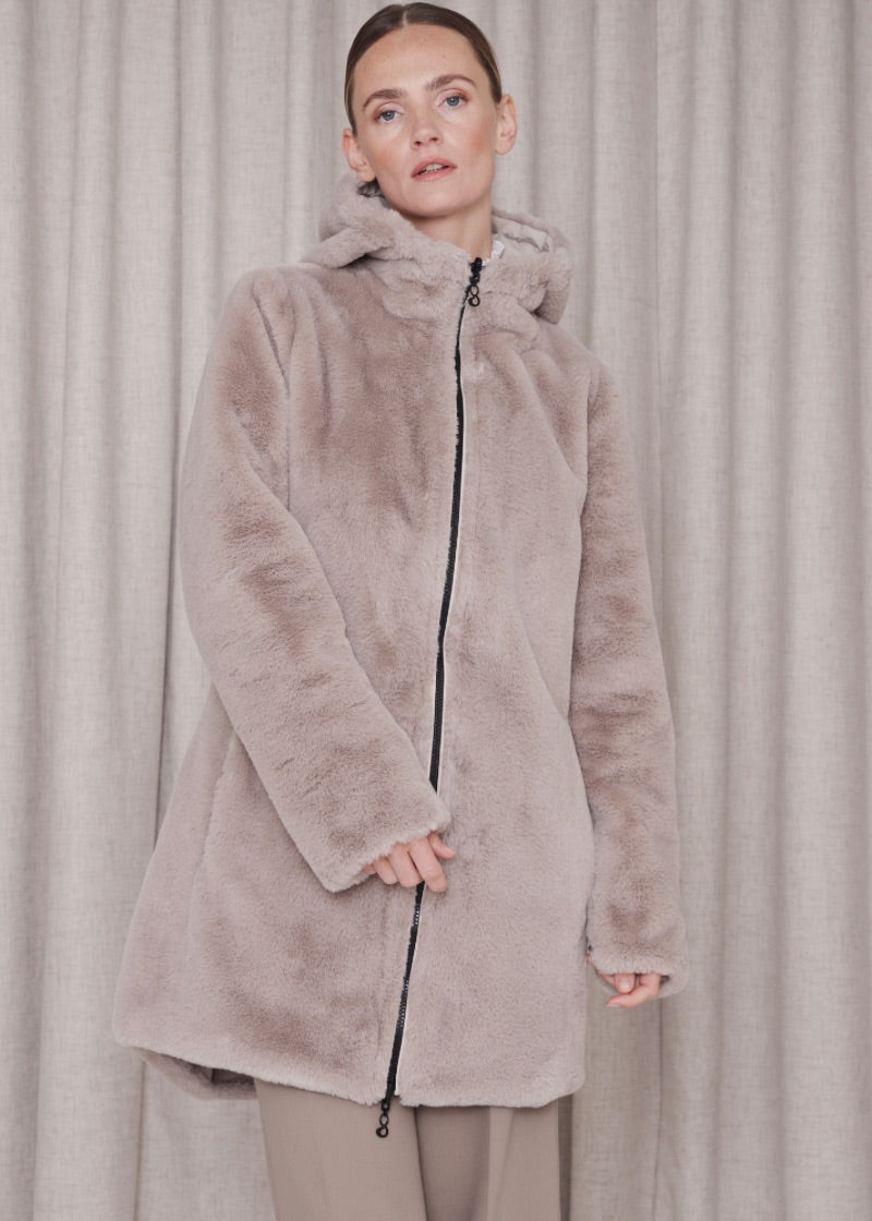 美品】RAINMAKER ECO FUR JACKET 公式オンラインストア safetec.com.br