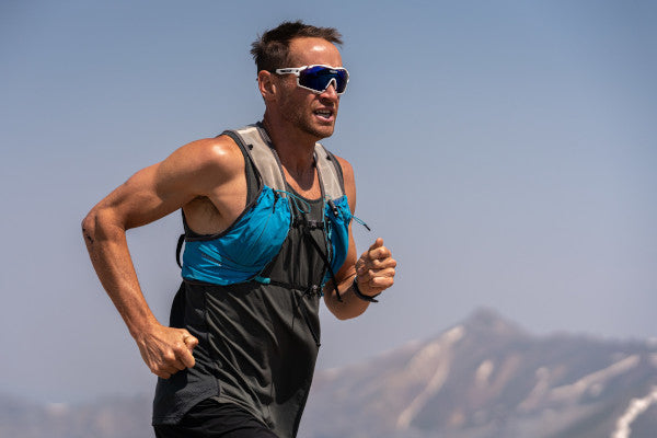 hydration-vest-man-wearing-running-vest