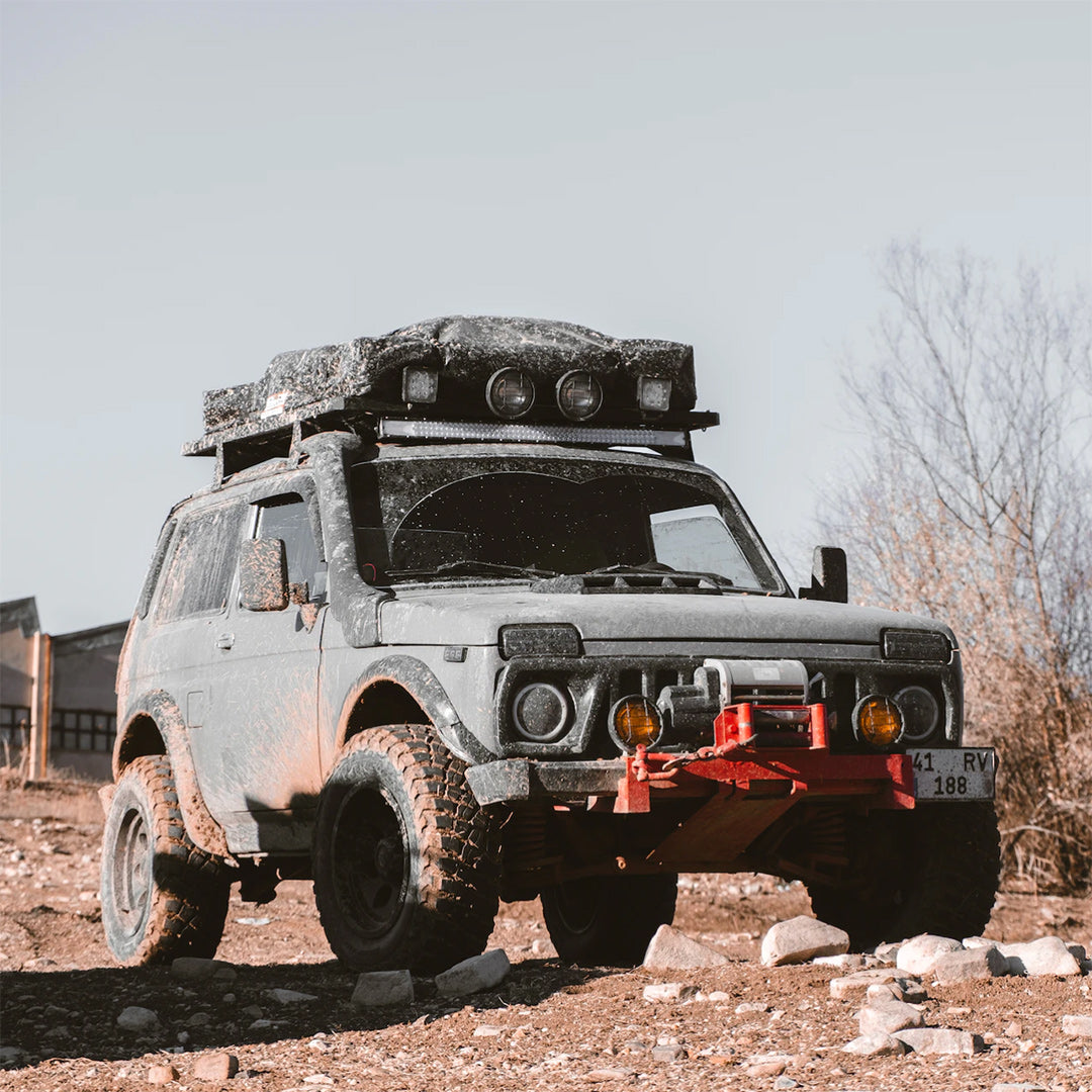 A Lada Niva in Kayseri (Turkey), 2021. Photograph by Ömer Haktan Bulut (Unsplash)