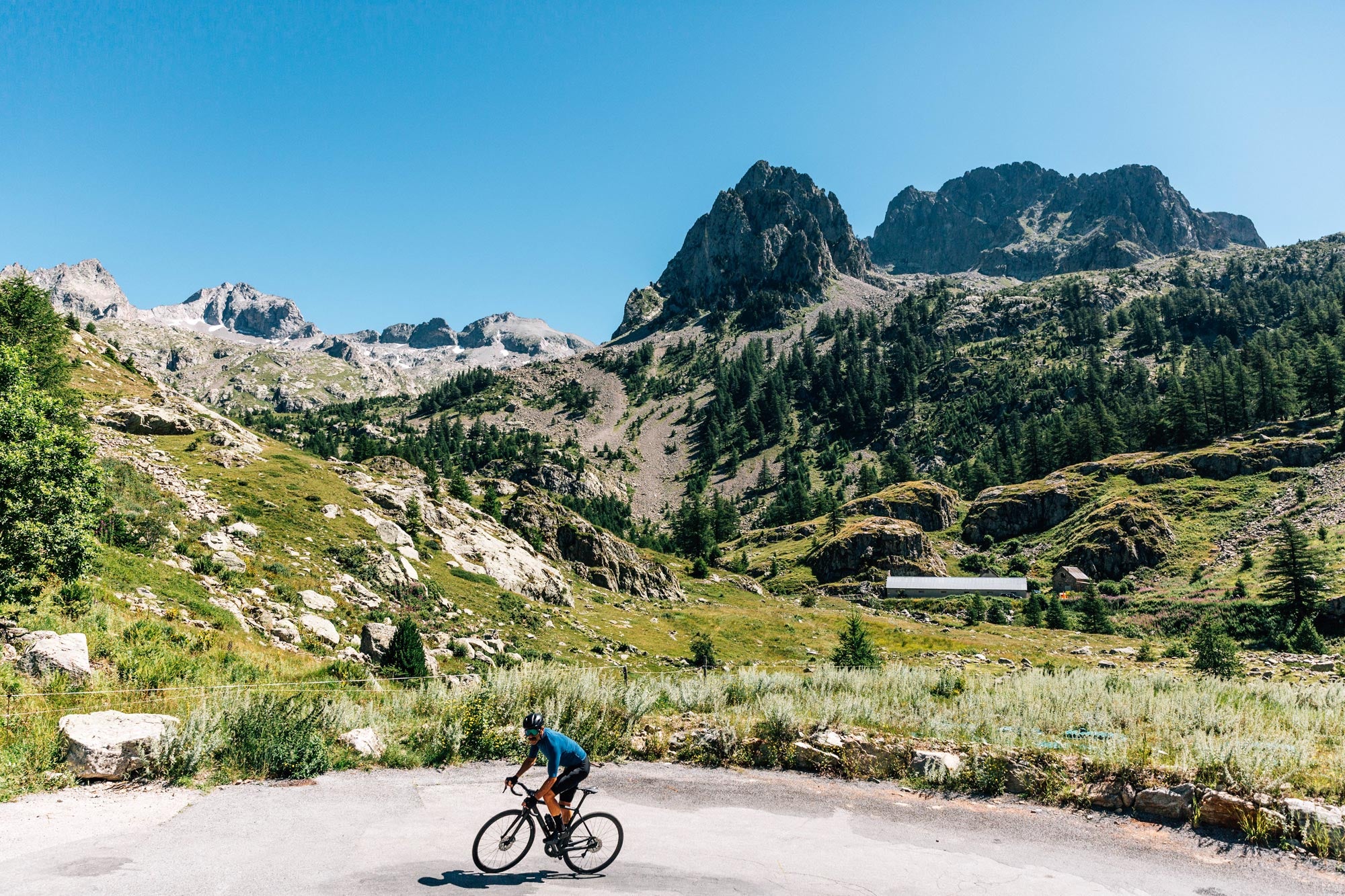 THE SECRET CLIMBS OF THE VÉSUBIE LOOKBOOK