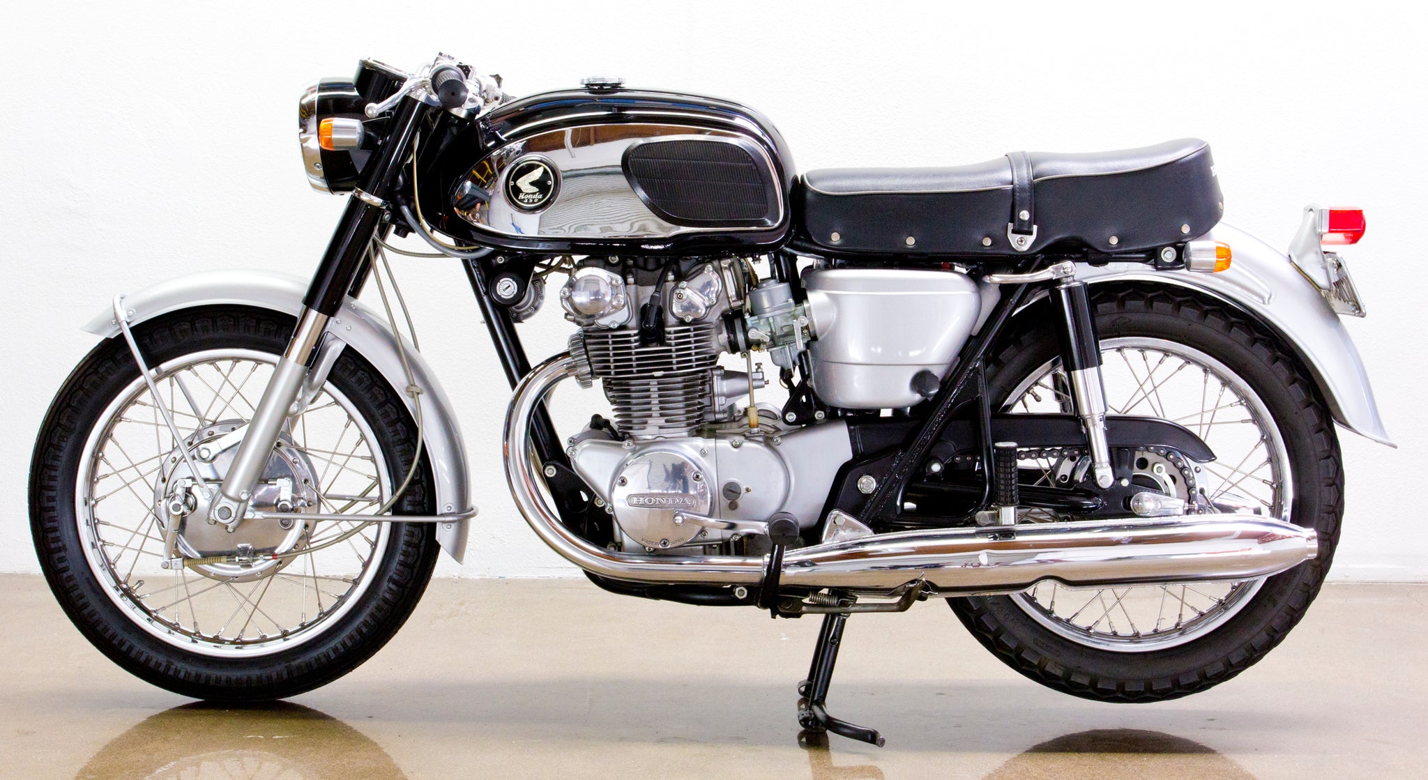 1965 Honda CB450 Black Bomber - Lossa Engineering