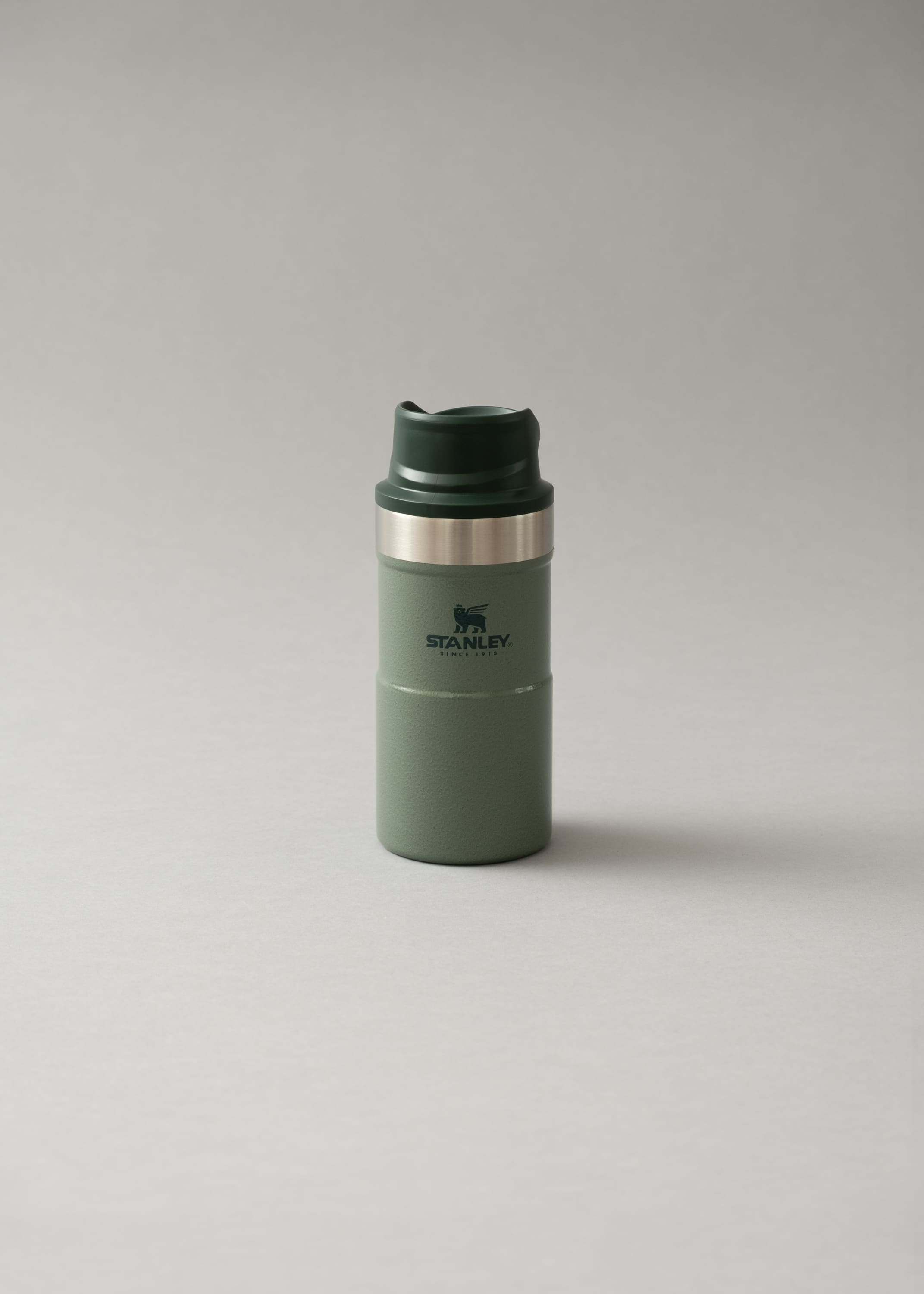 TRIGGER ACTION TRAVEL MUG - 0.25L - LEGENDARY CLASSIC - STANLEY