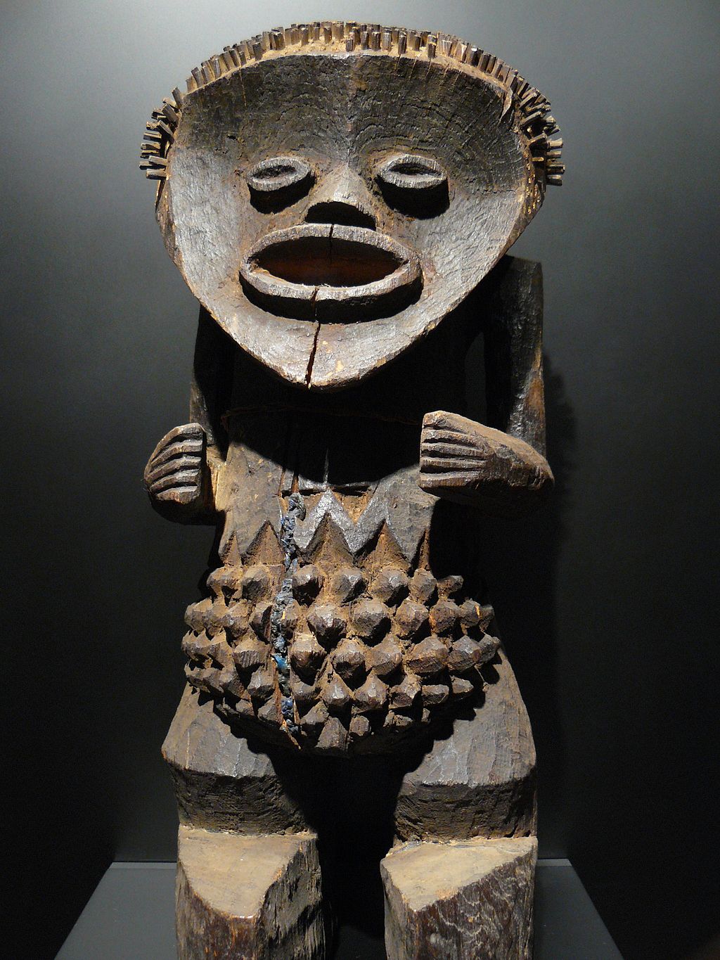 Nigerian wooden sculpture from the 19th or 20th century Alt: A Nigerian wooden sculpture from the 19th or 20th century