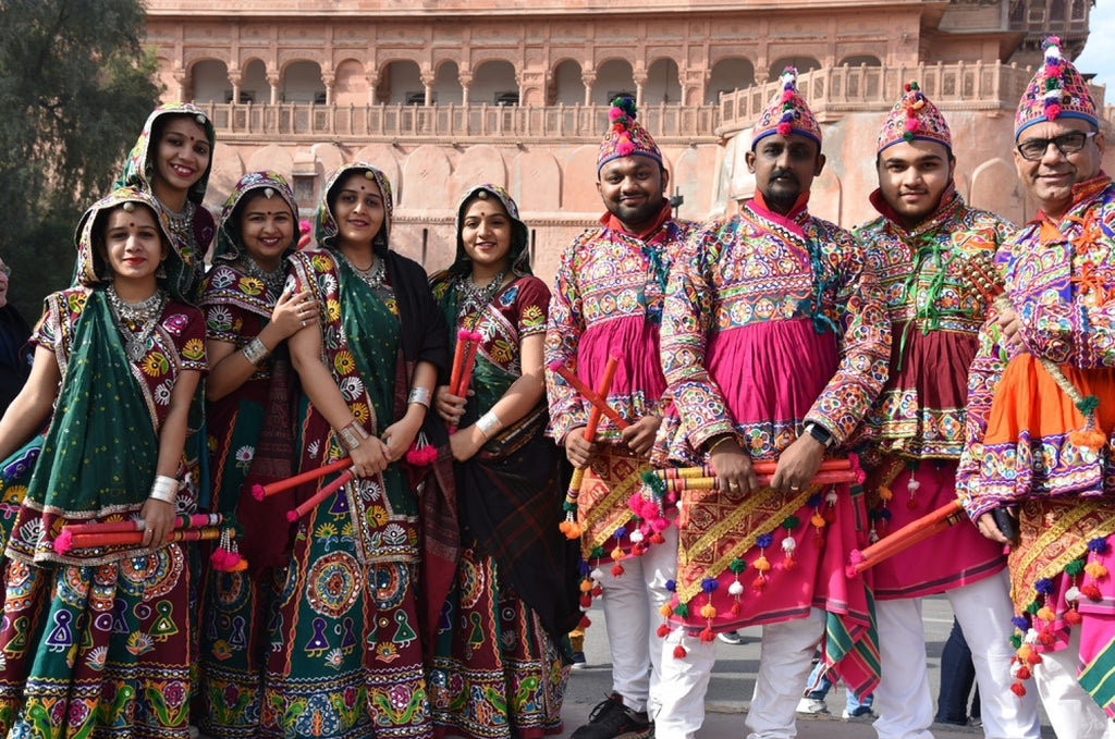 Gujarat Traditional Dress: Over 1,203 Royalty-Free Licensable Stock Vectors  & Vector Art | Shutterstock