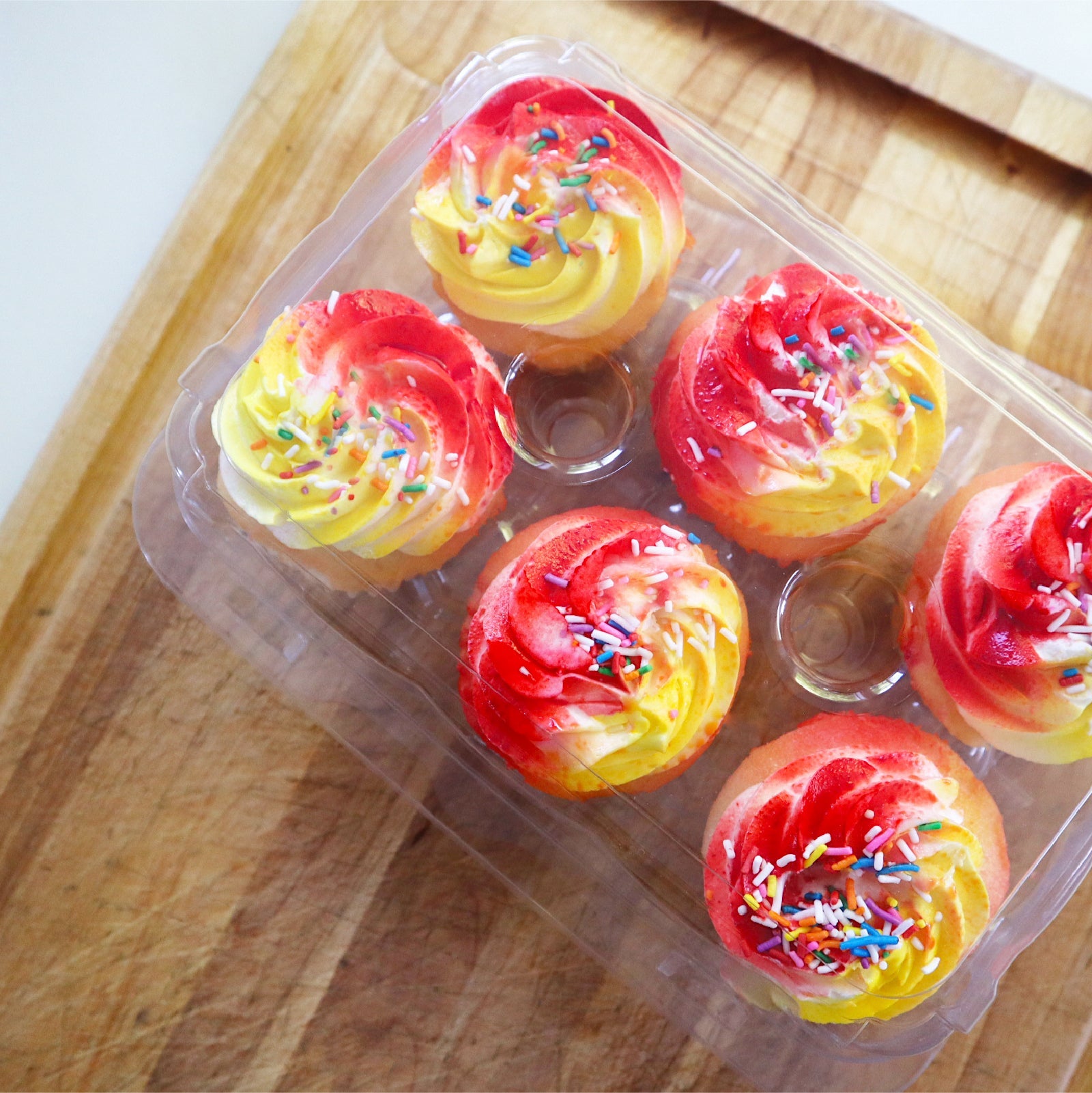 2.25 Mini Cupcake & Muffin  Clear Compostable 6 Pack Container