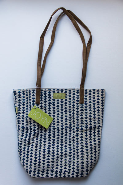 JOYN Bucket Tote - Stacked Triangles