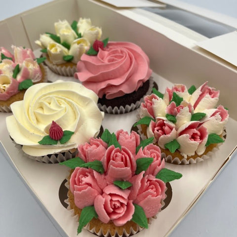 Buttercream flowers at Vanilla Pod Bakery