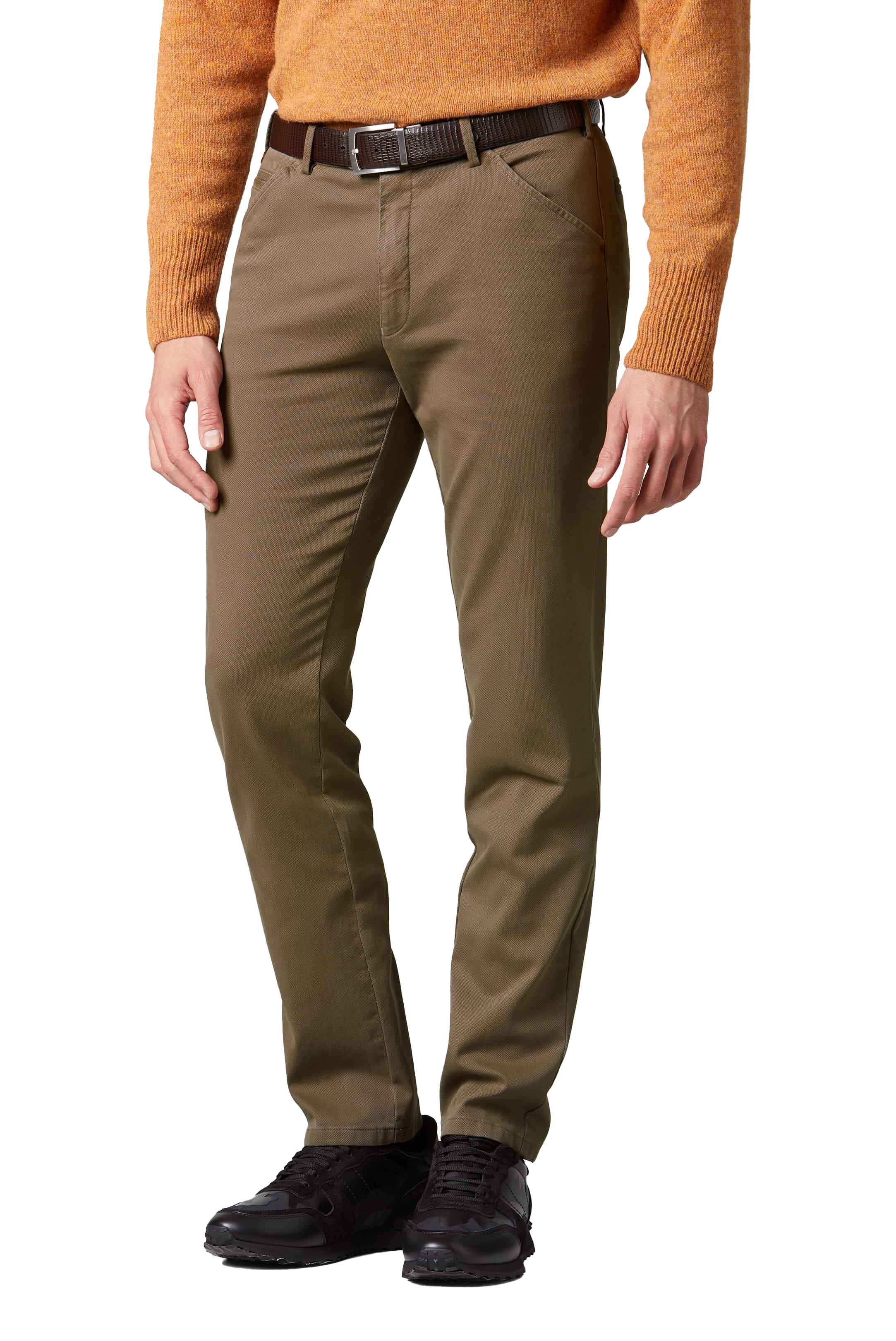 GEOFFREY B. SMALL／Cropped chino trousers www.bycoxwen.com