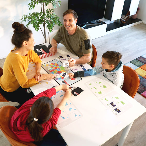 The 50 States Game | Family playing board game