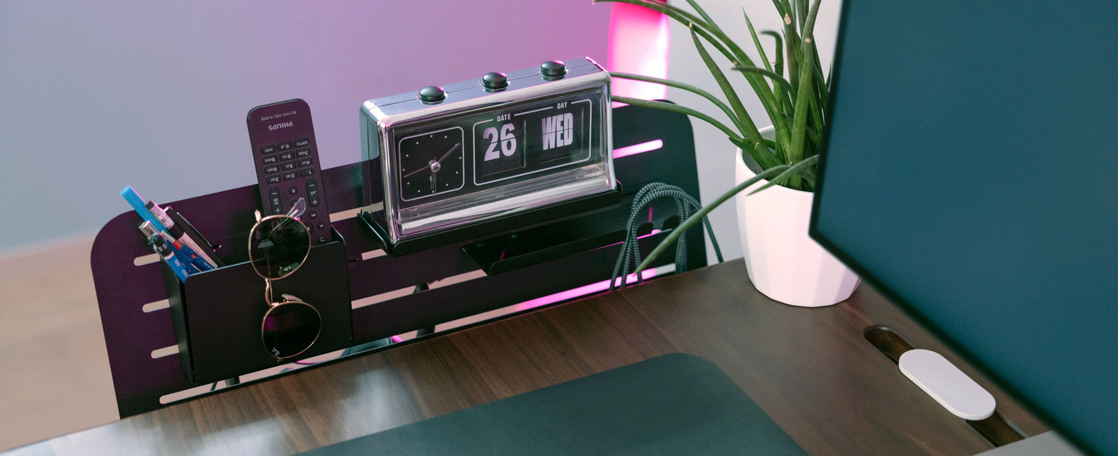 7 Must-Have Desk Accessories to Boost Your Productivity - Dynamic