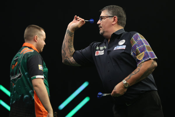 Gary Anderson Darts Throw