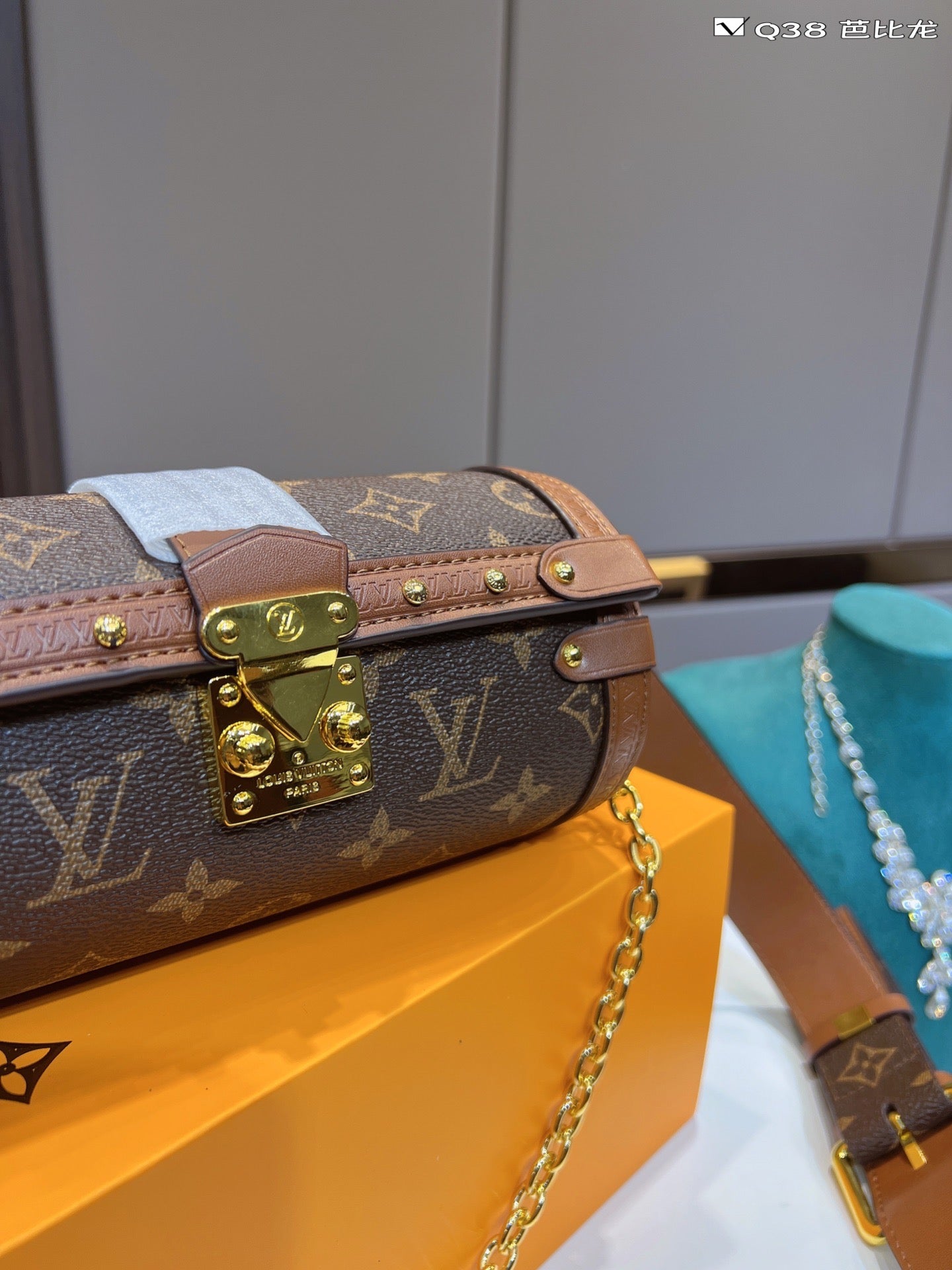 LV Louis Vuitton cute design shoulder bag handbag