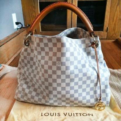 LV Louis vuitton fashion hot seller lady knitting hand shopping 