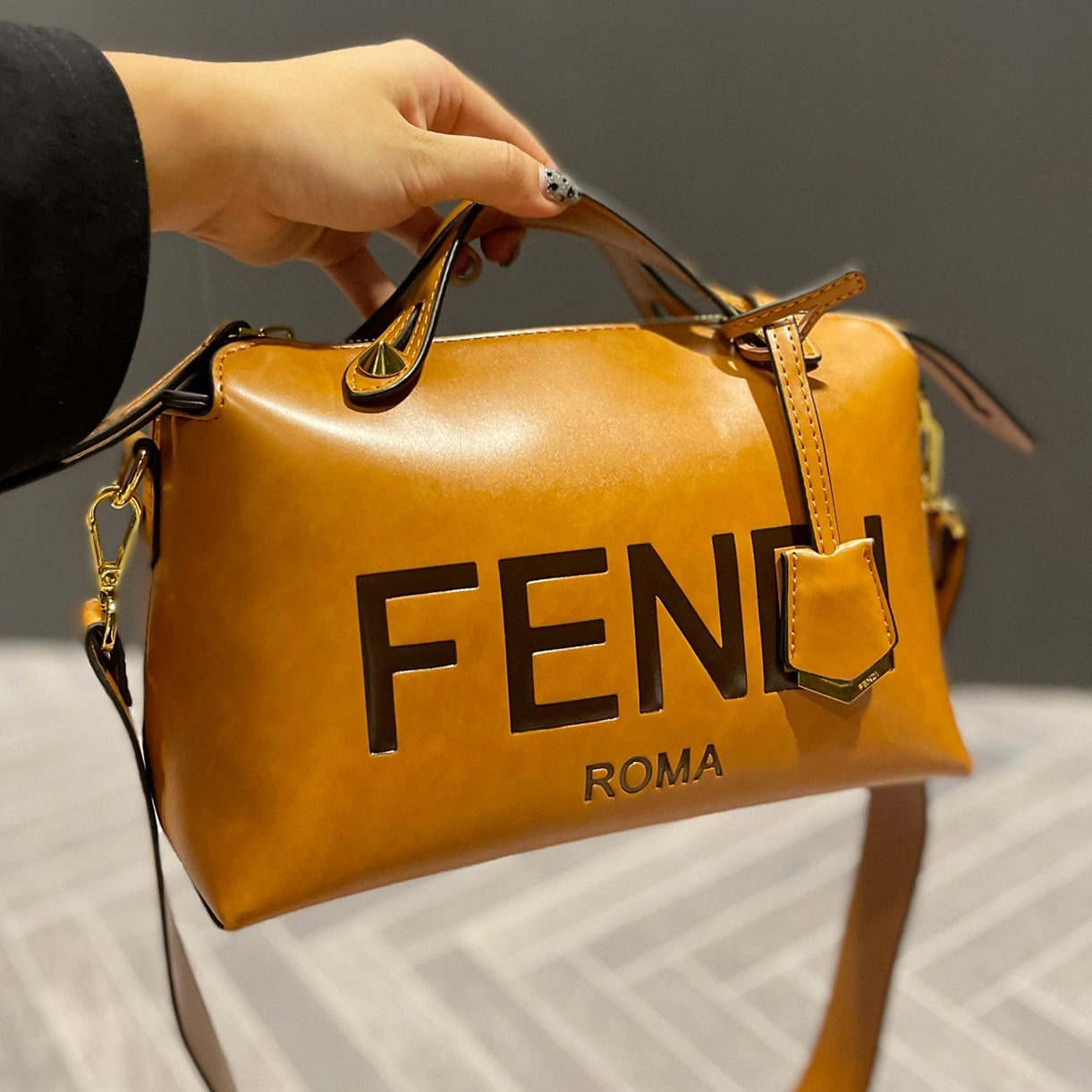 FENDI FF Hot Sale Letter Printing Women's Shopping Handbag S