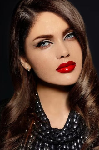 Classic Kohl Eyes with Red Lips