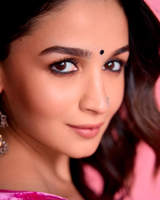 Alia Bhatt inspired pretty Rakshabandha makeup look