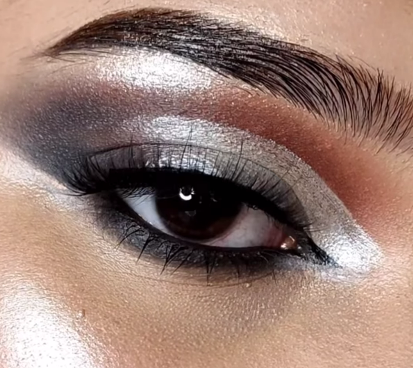 Silver Divine Glow Eye Makeup Look