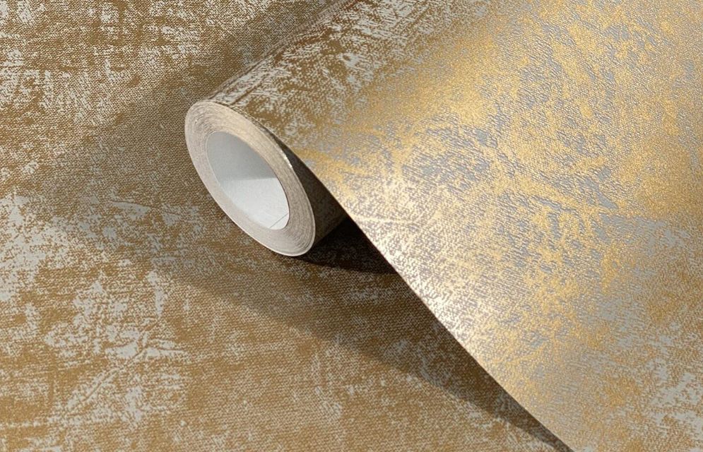 metallic-wallpaper-applying