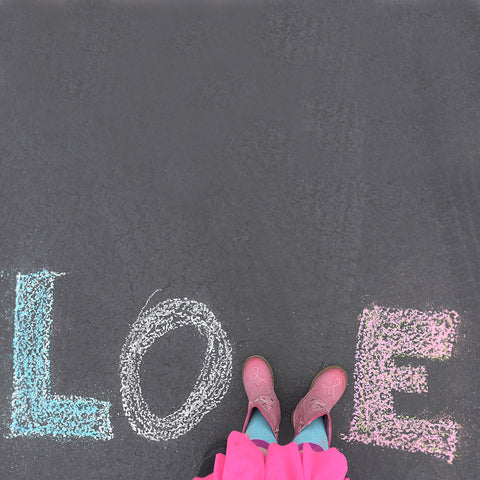 urban-infant-sidewalk-chalk-springtime-activities