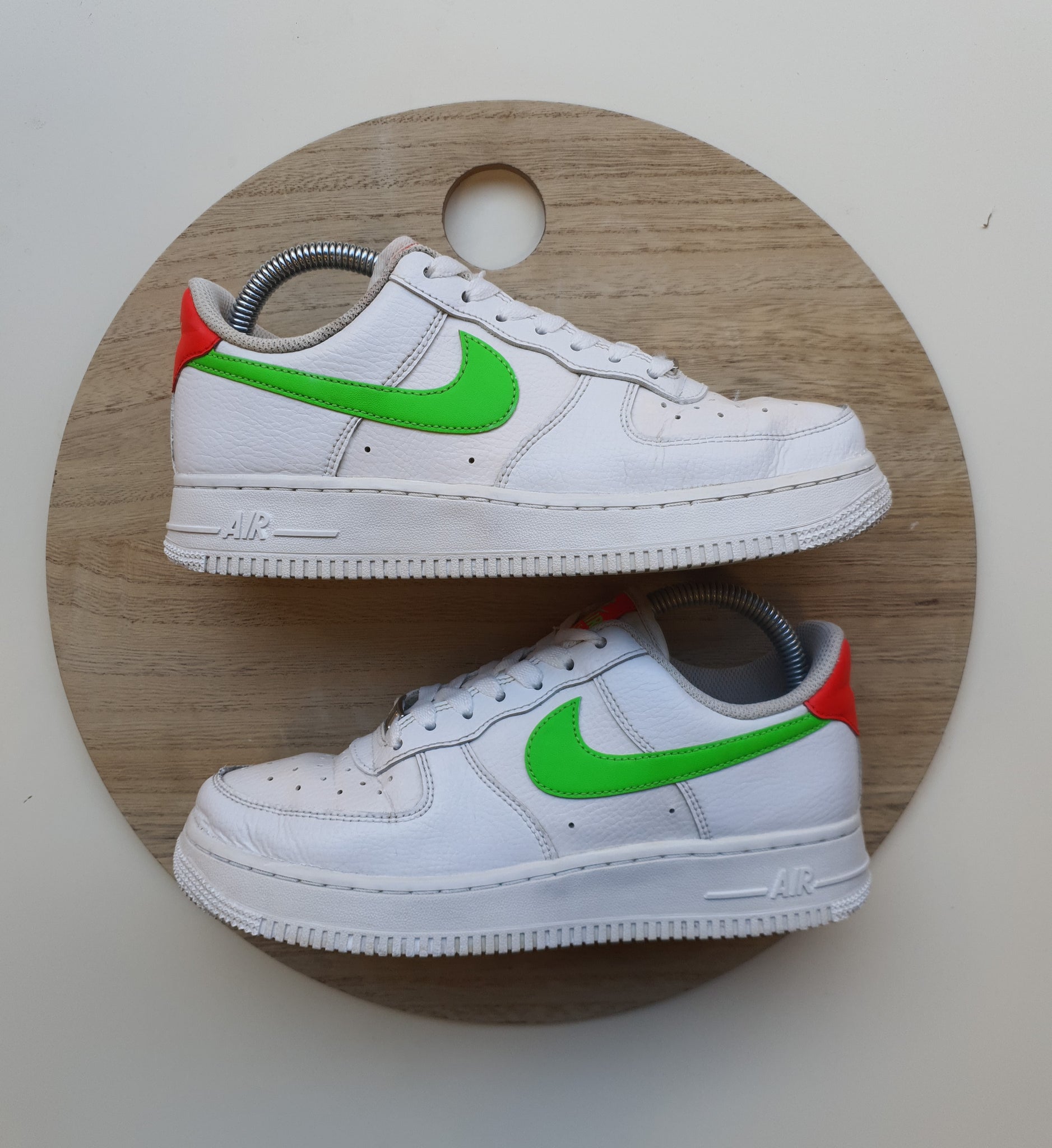 nike air force 1 white/laser crimson/green strike