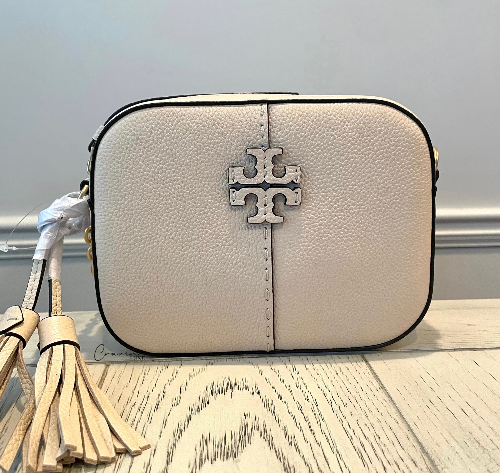 Tory Burch McGraw Camera Bag – CravinLuxe.com