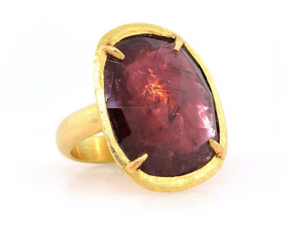 Pink tourmaline and yellow gold ring