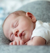 Slaap baby bevorderen met natuurlijke olie