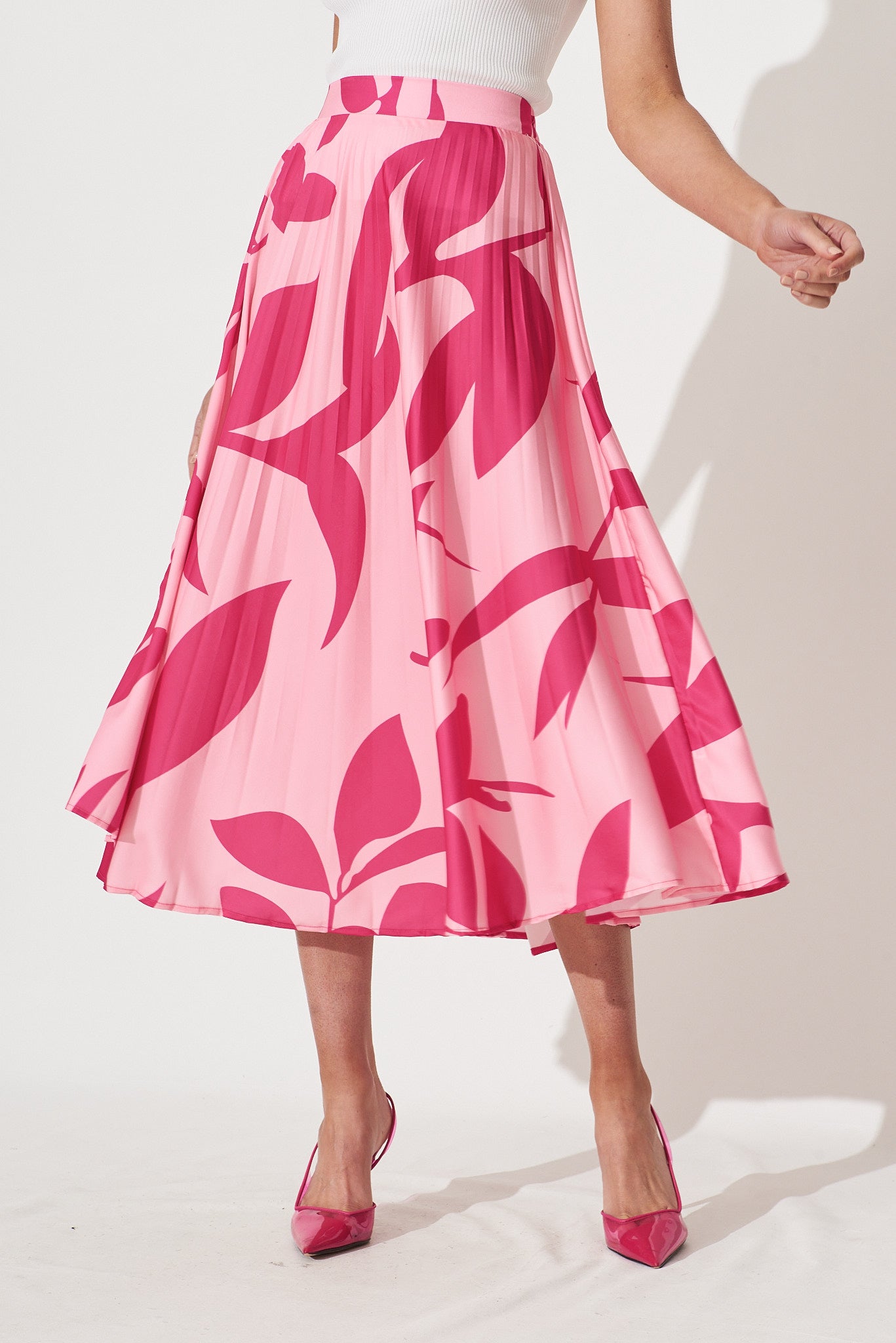 Allied Midi Pleat Skirt In Pink With Fuchsia Print