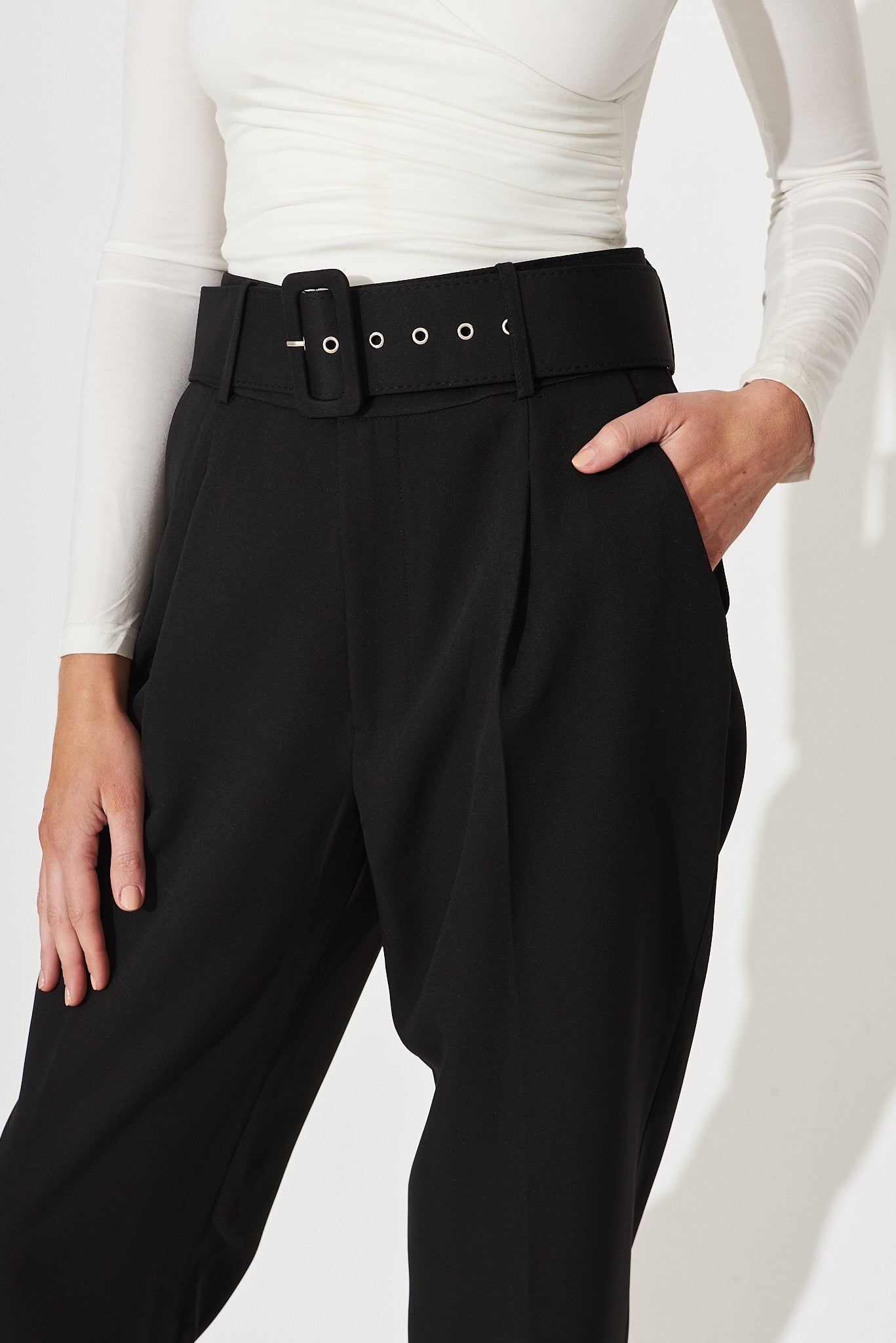 Dahlia Pant With Belt In Black