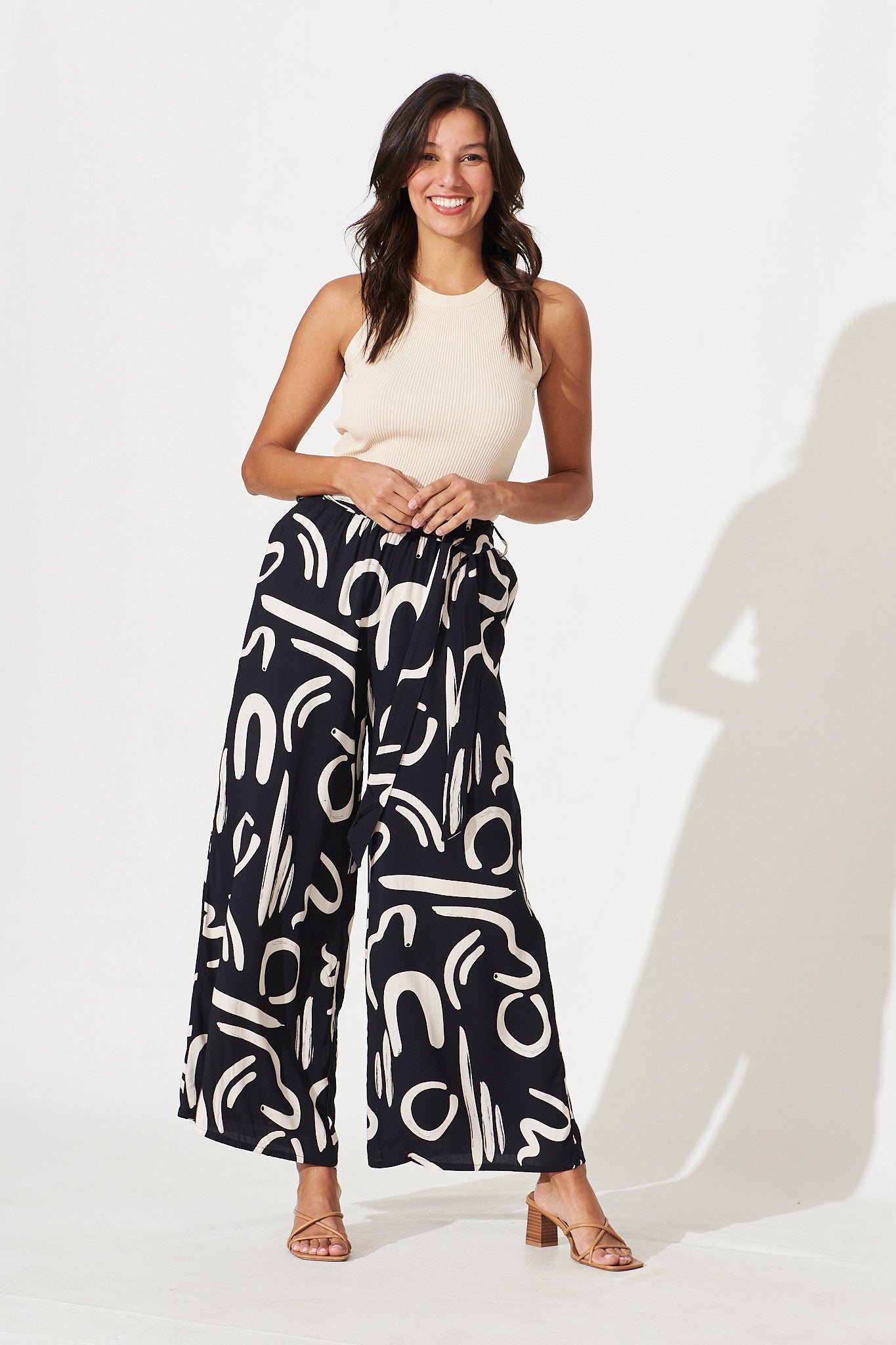 Mackillop Pant In Black With Cream Swirl Print Linen Blend