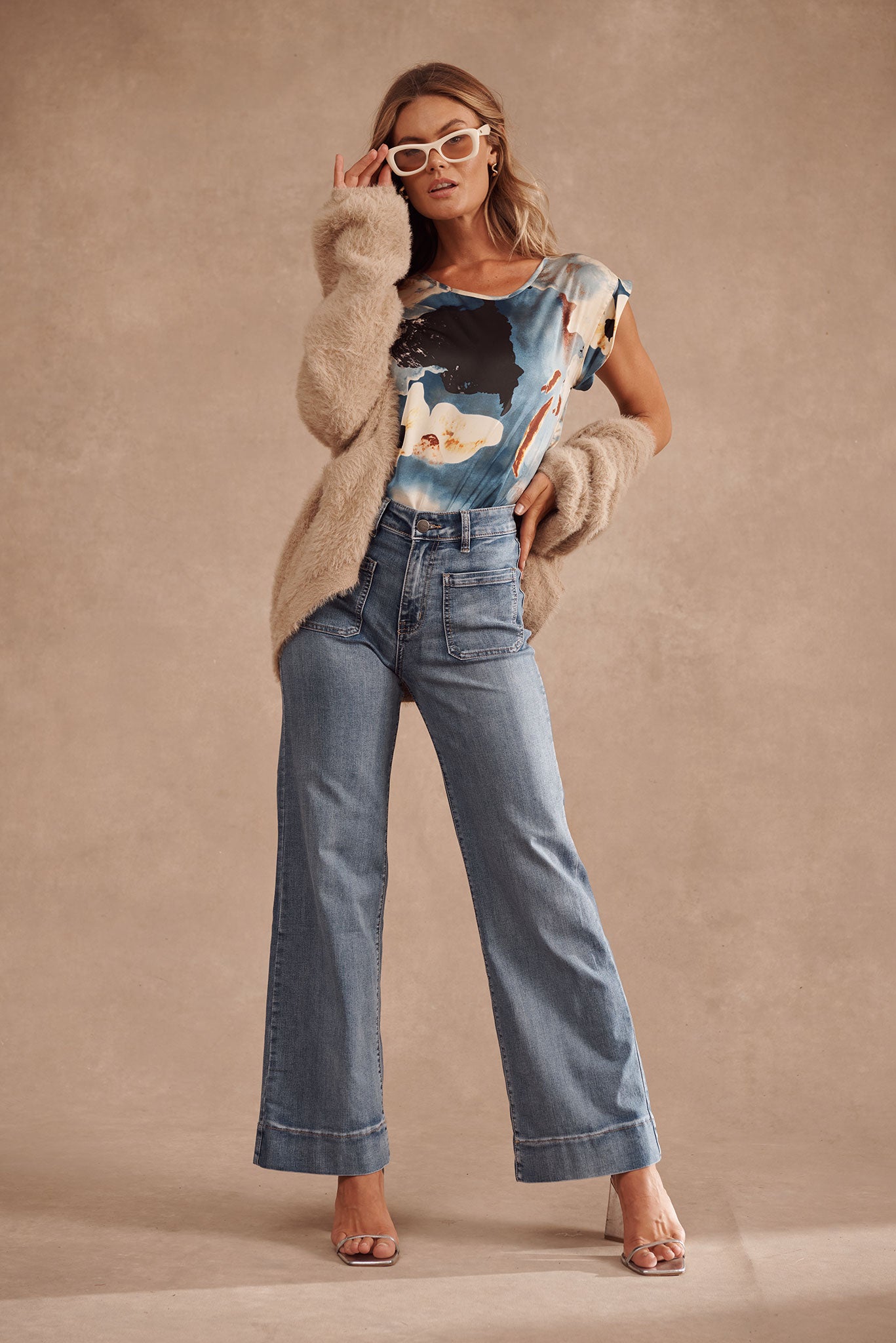 Juan High Rise Wide Leg Jean In Mid Blue Denim