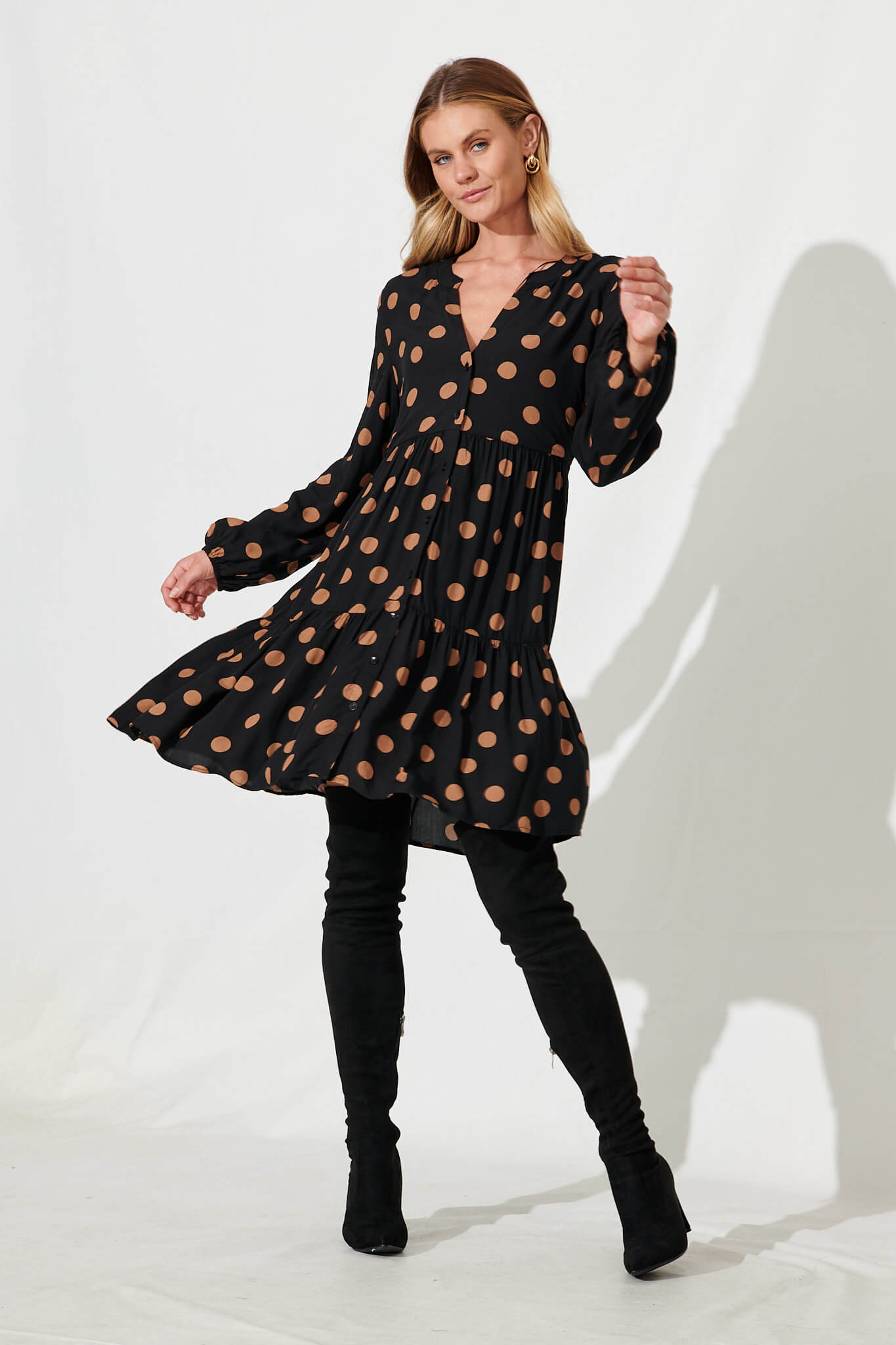 Garlinda Smock Dress In Black With Brown Spot