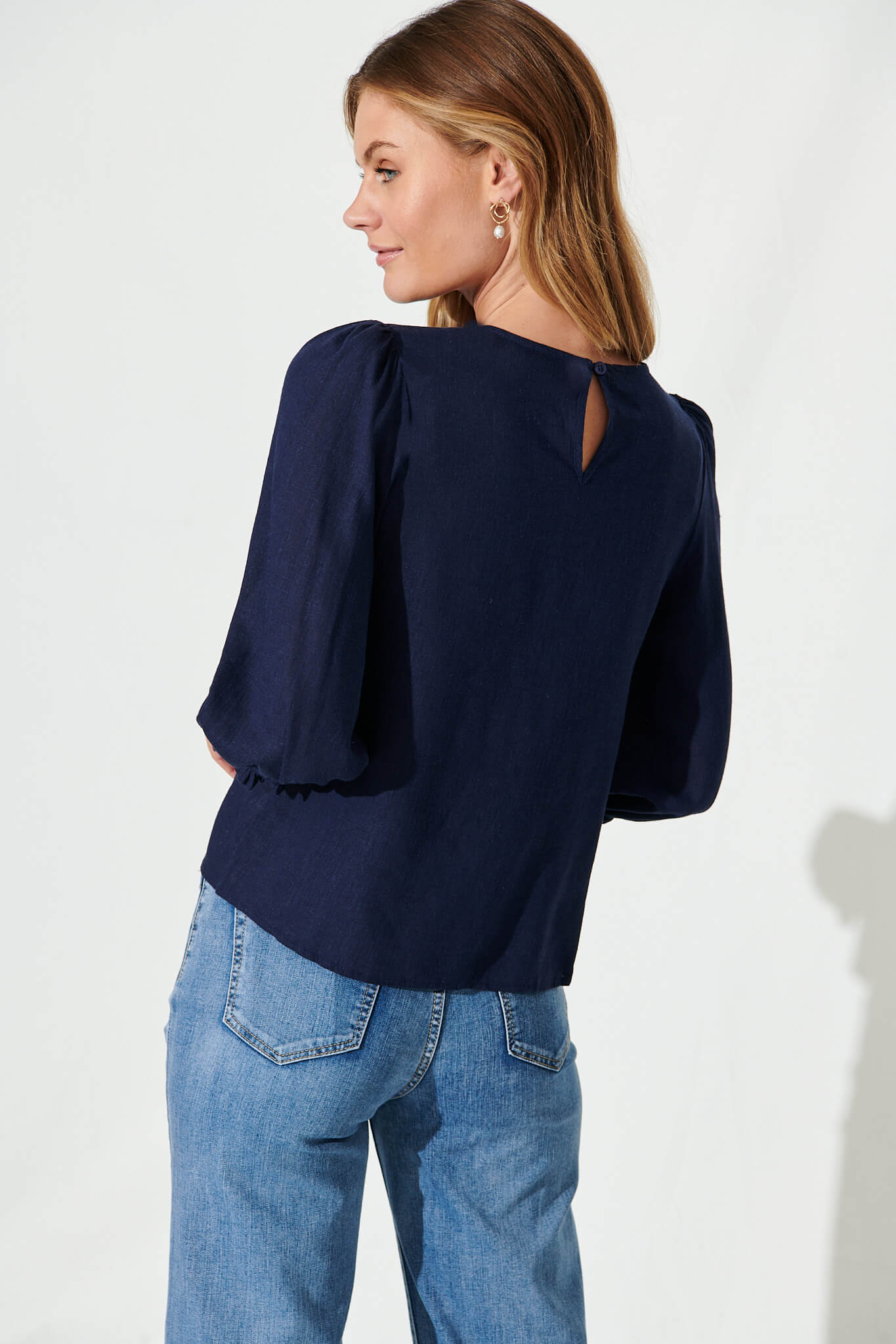 Lanie Top In Navy Cotton Linen