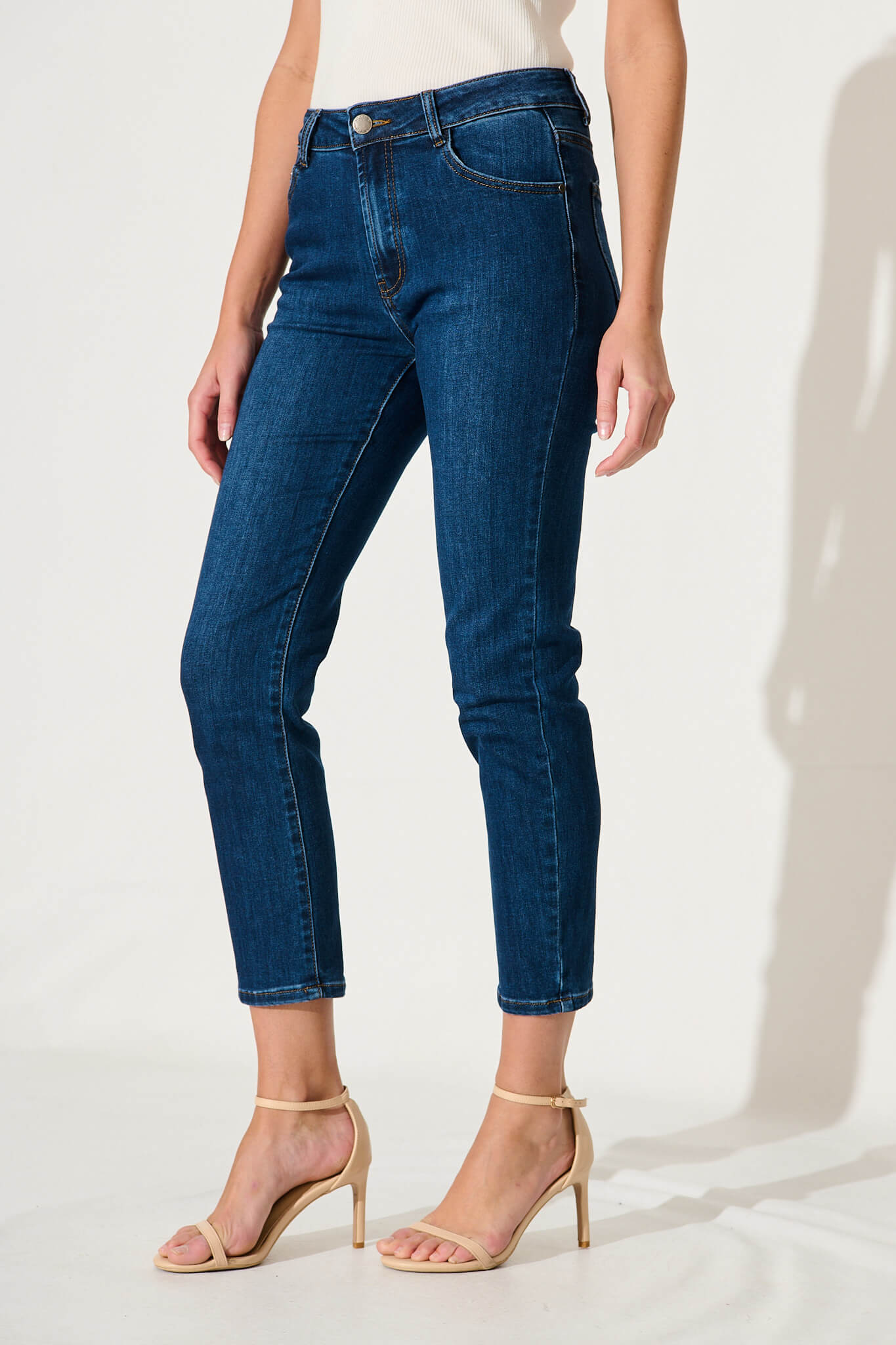 Gateway Mid Rise Straight Leg Crop Jean In Dark Blue Denim