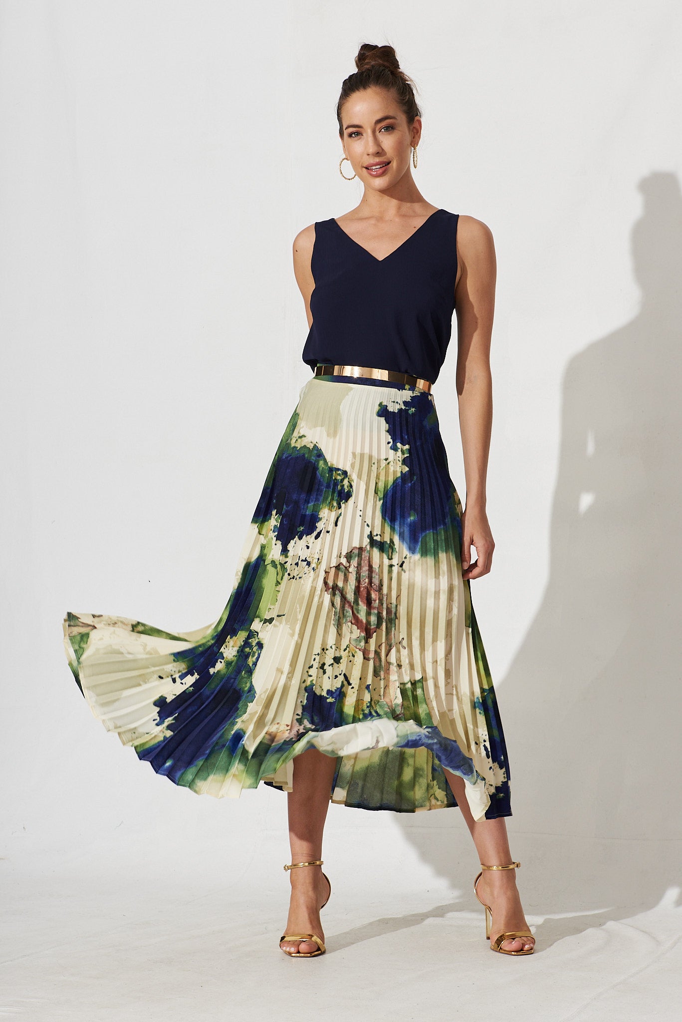 Image of Allie Midi Skirt In Green With Navy Print