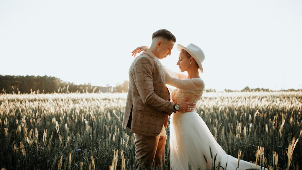 Welche-Kleid-Farbe-für-eine-Landhochzeit